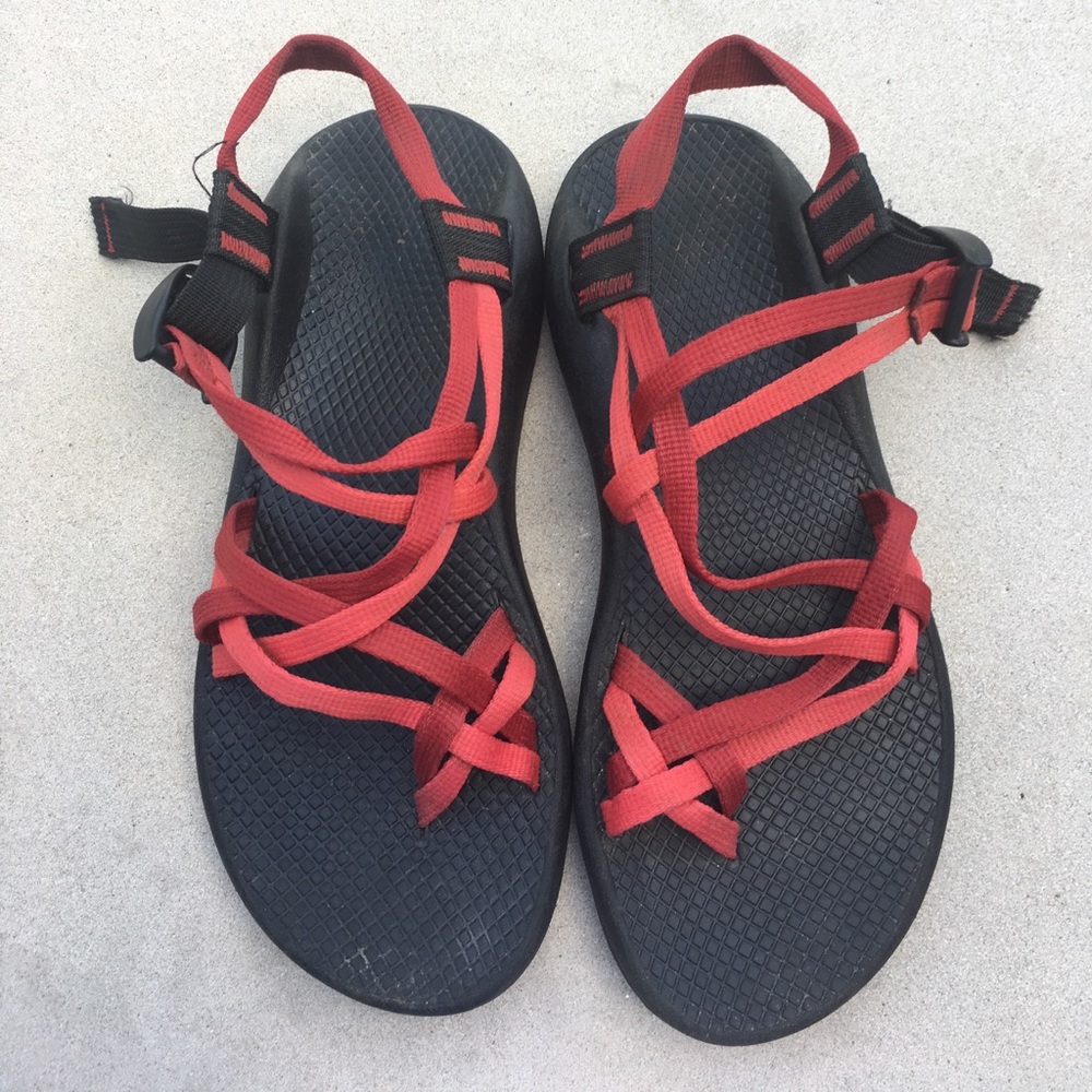 Red dual-strap Chacos Size 8